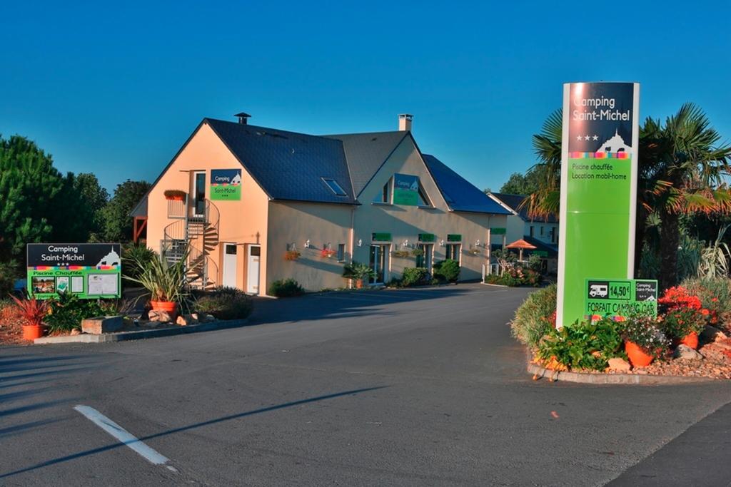 Camping Saint Michel Courtils Esterno foto